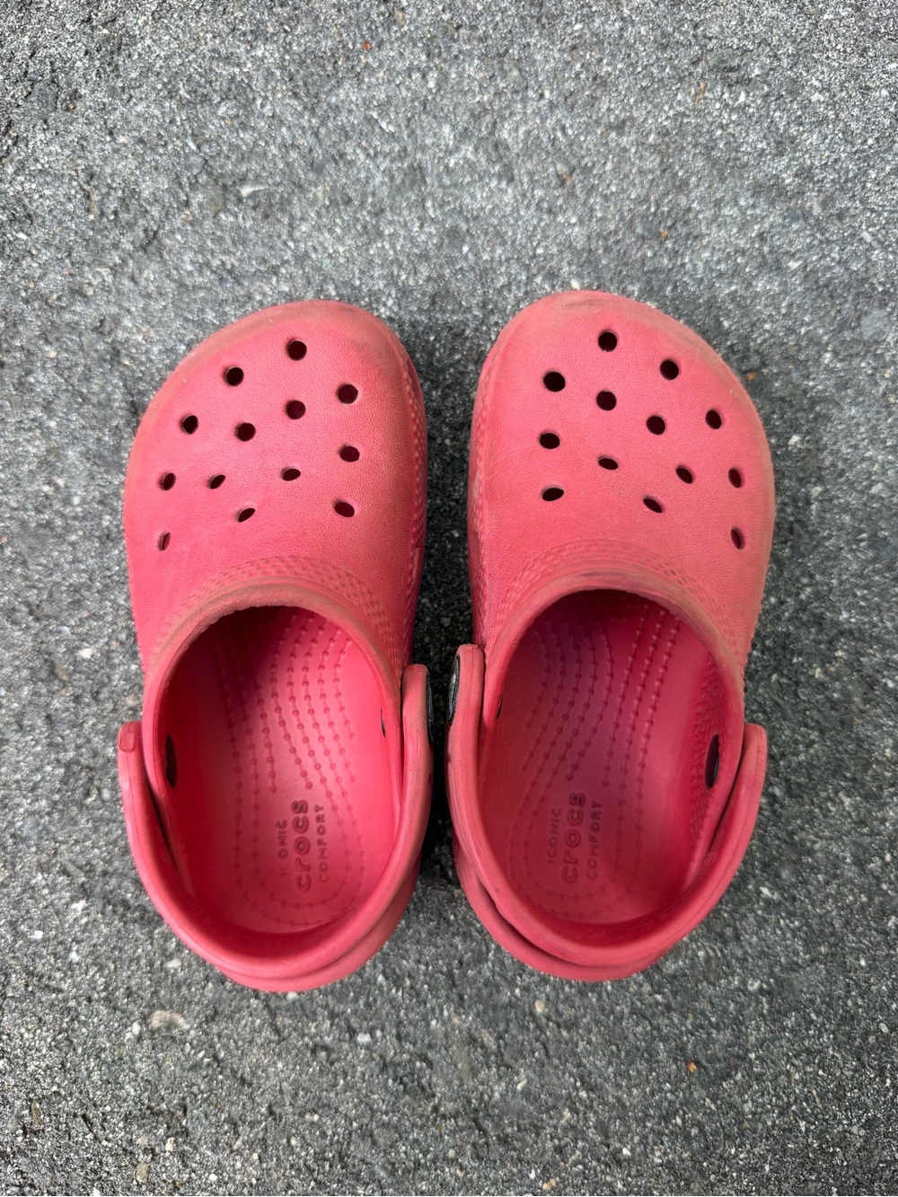 CROCS Red Classic Clogs Child Size 8